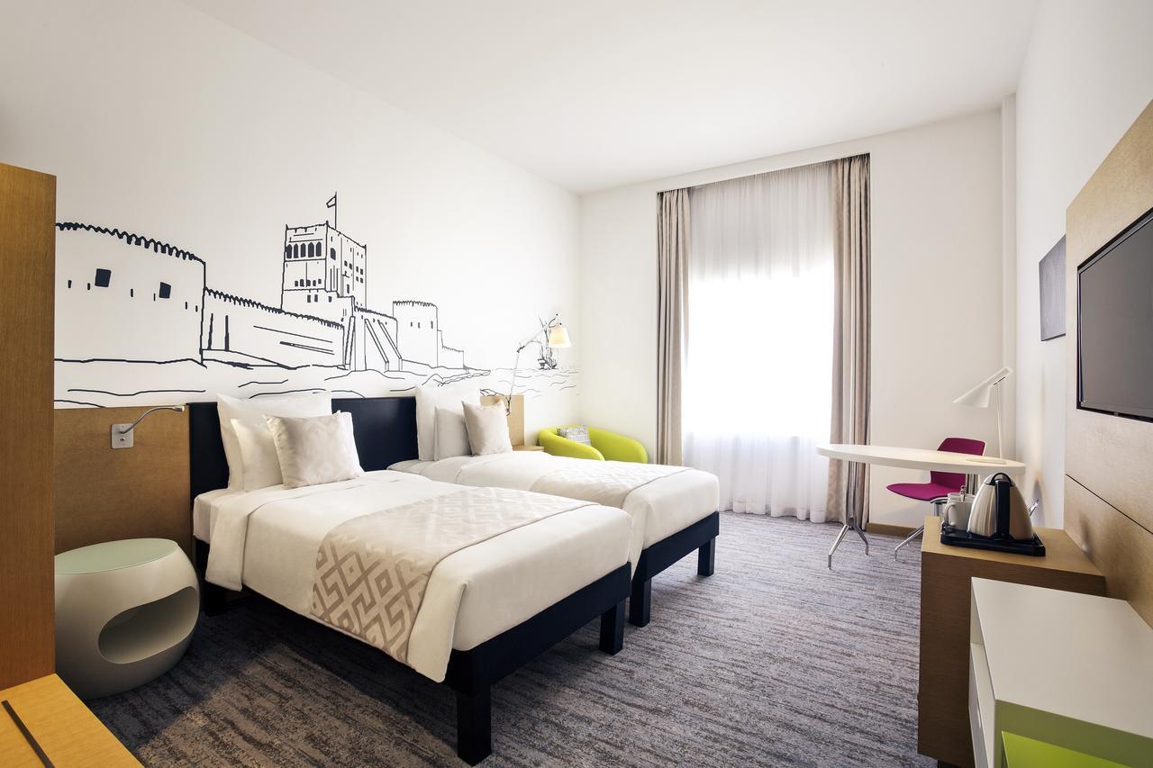 เมอร์เคียว โซฮาร์ Hotel ภายนอก รูปภาพ